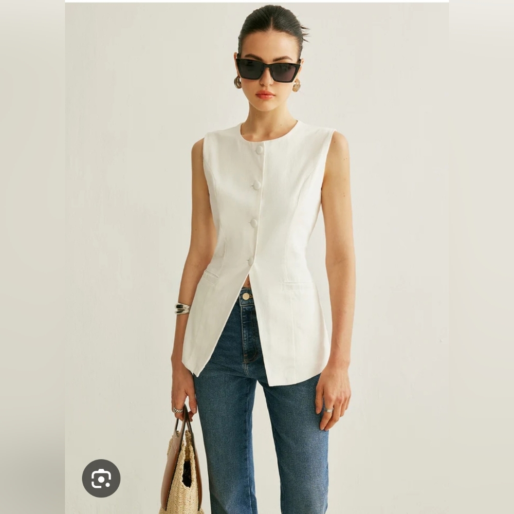 Commense White Sleeveless Vest
